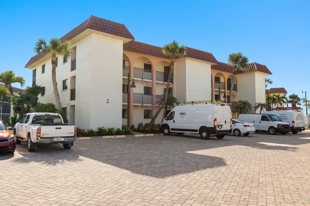 671 E Gulf Drive Sanibel FL 33957