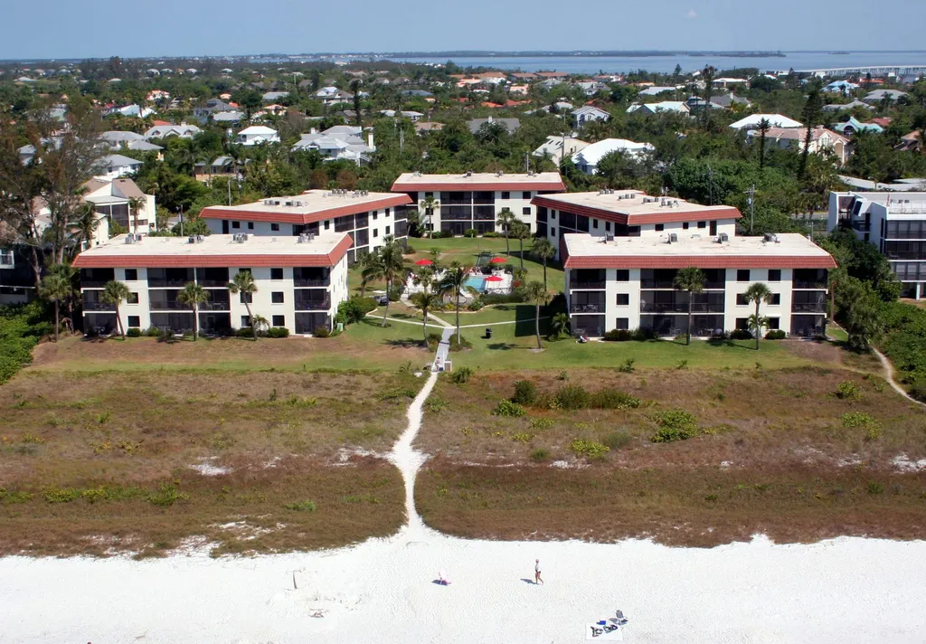 671 E Gulf Drive Sanibel FL 33957