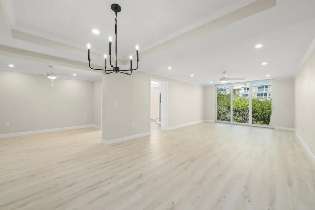 200 Periwinkle Way Sanibel FL 33957