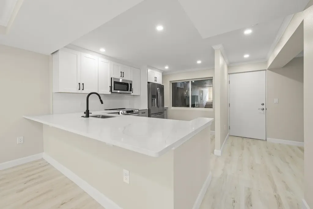 200 Periwinkle Way Sanibel FL 33957