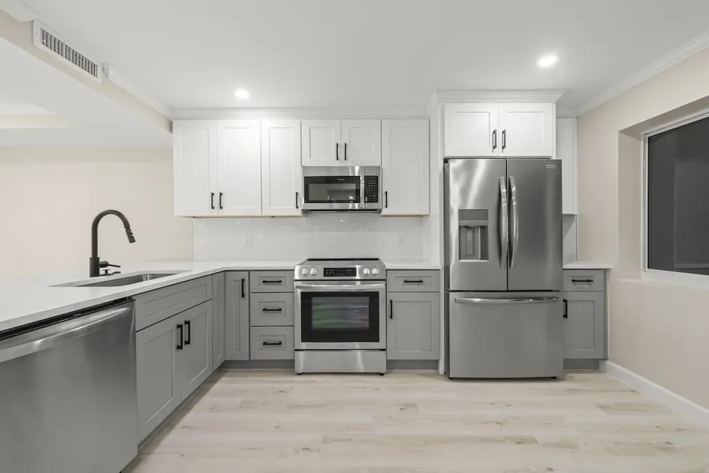 200 Periwinkle Way Sanibel FL 33957