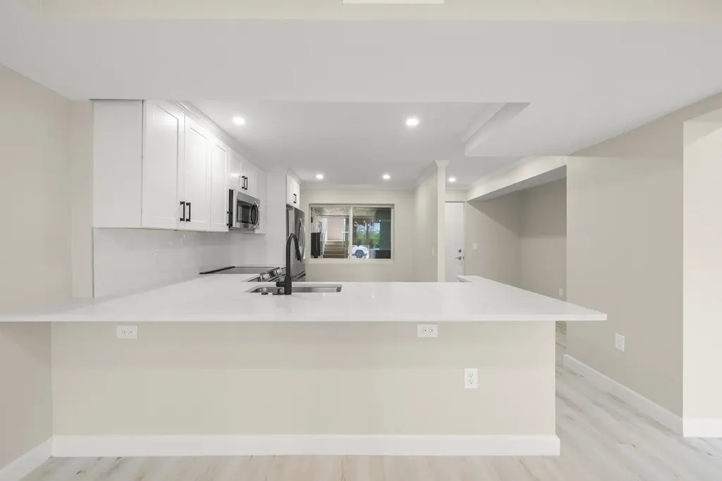 200 Periwinkle Way Sanibel FL 33957