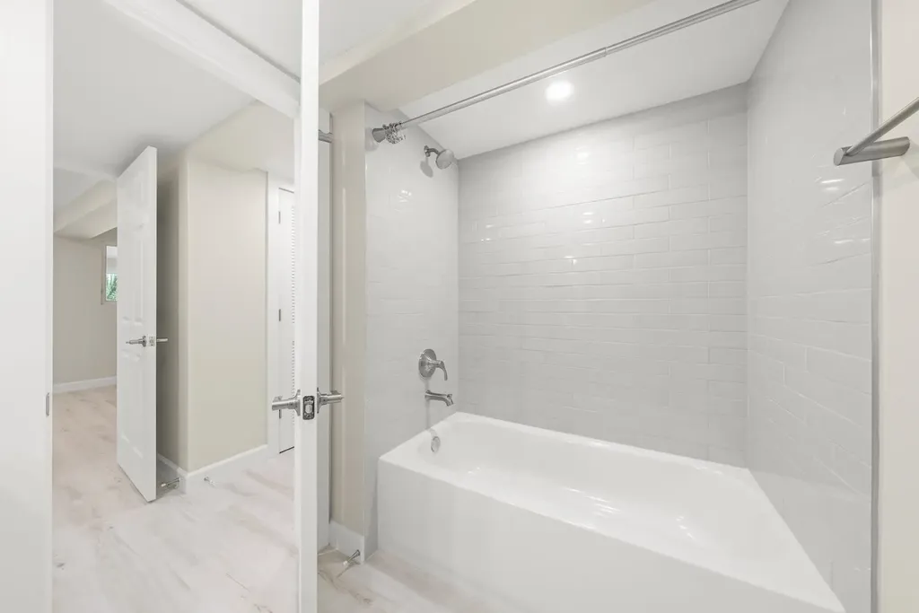 200 Periwinkle Way Sanibel FL 33957