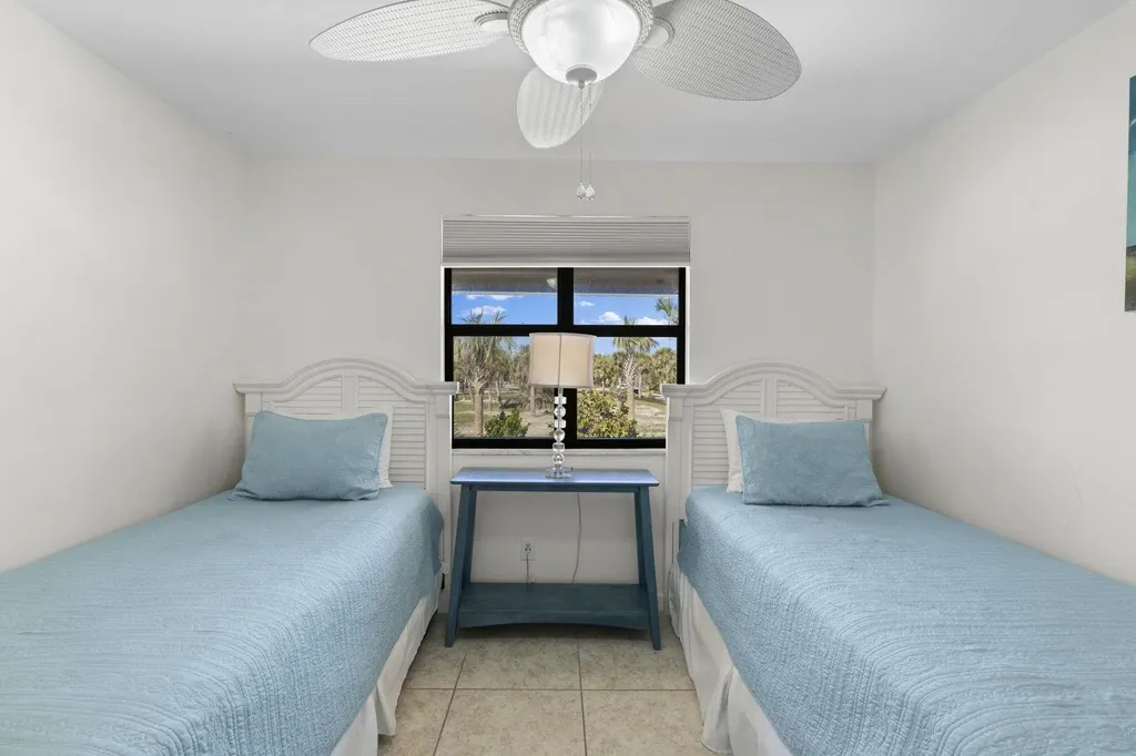 1811 Olde Middle Gulf Drive Sanibel FL 33957