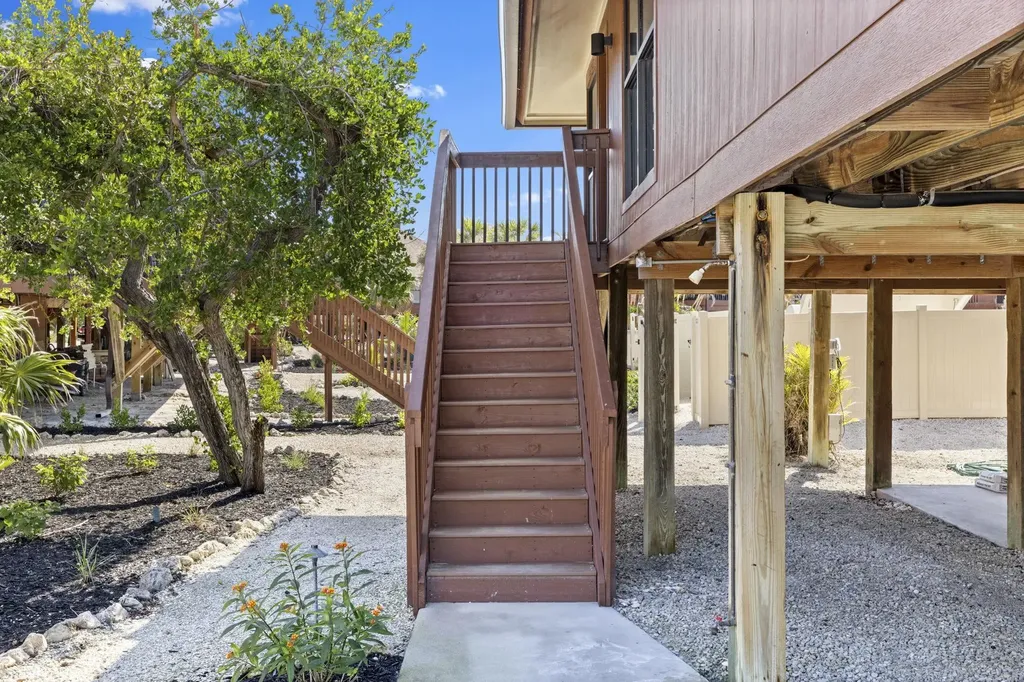 1811 Olde Middle Gulf Drive Sanibel FL 33957