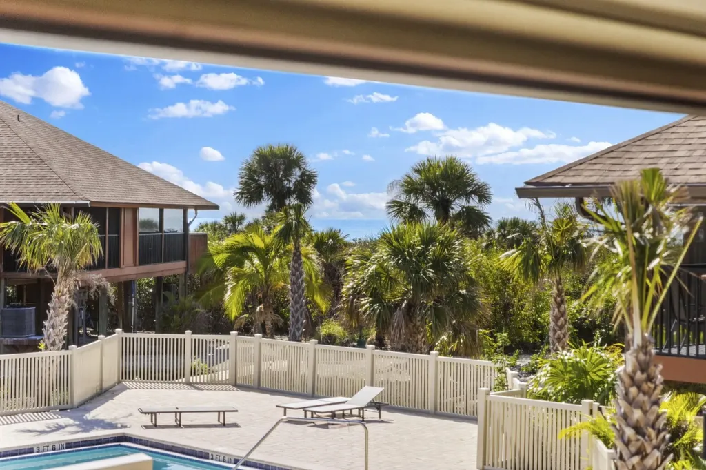 1811 Olde Middle Gulf Drive Sanibel FL 33957