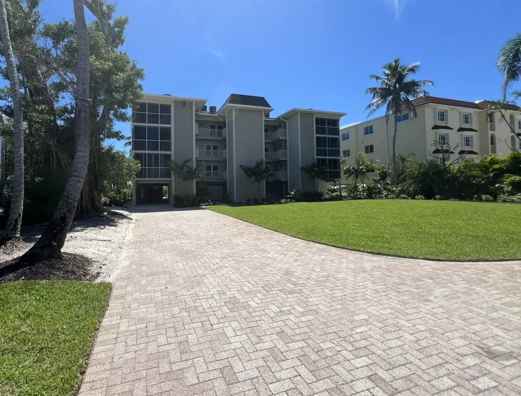 3015 W Gulf Drive Sanibel FL 33957