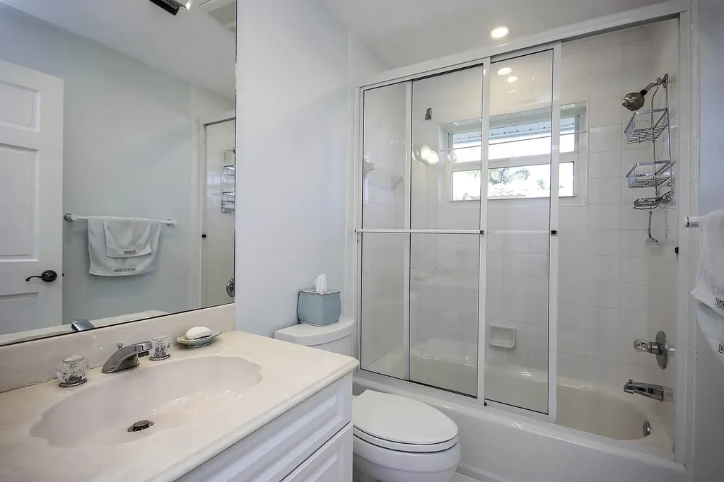 877 Limpet Drive Sanibel FL 33957