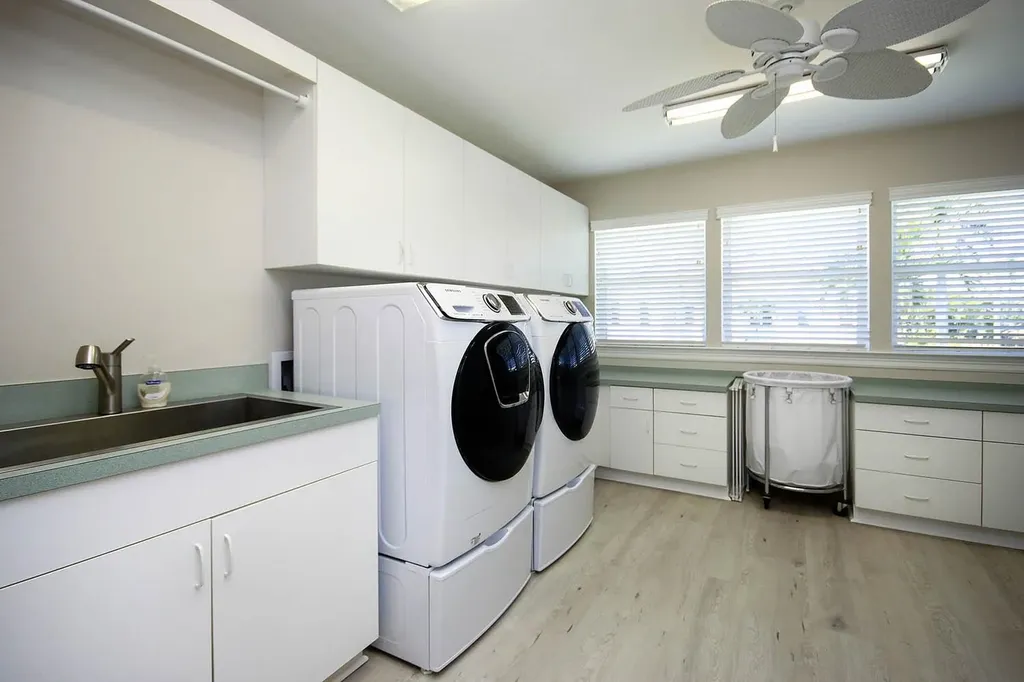 877 Limpet Drive Sanibel FL 33957