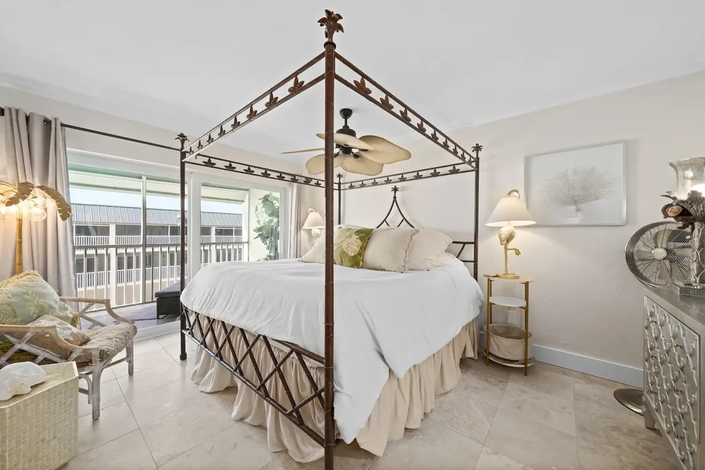 1246 Fulgur Street Sanibel FL 33957