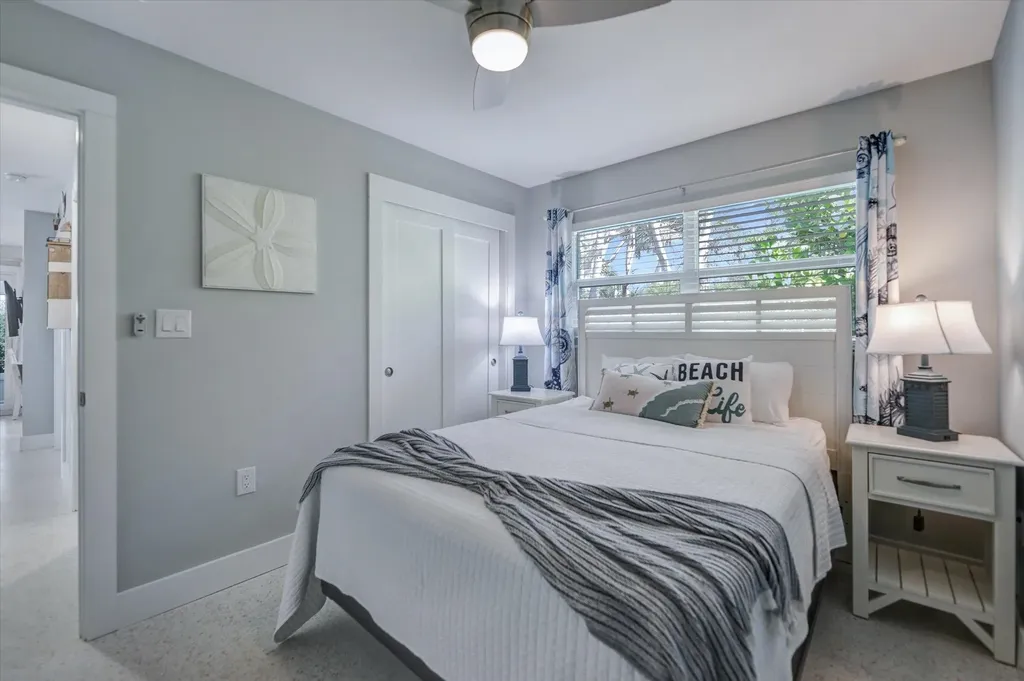 1012/1014 E Gulf Drive Sanibel FL 33957