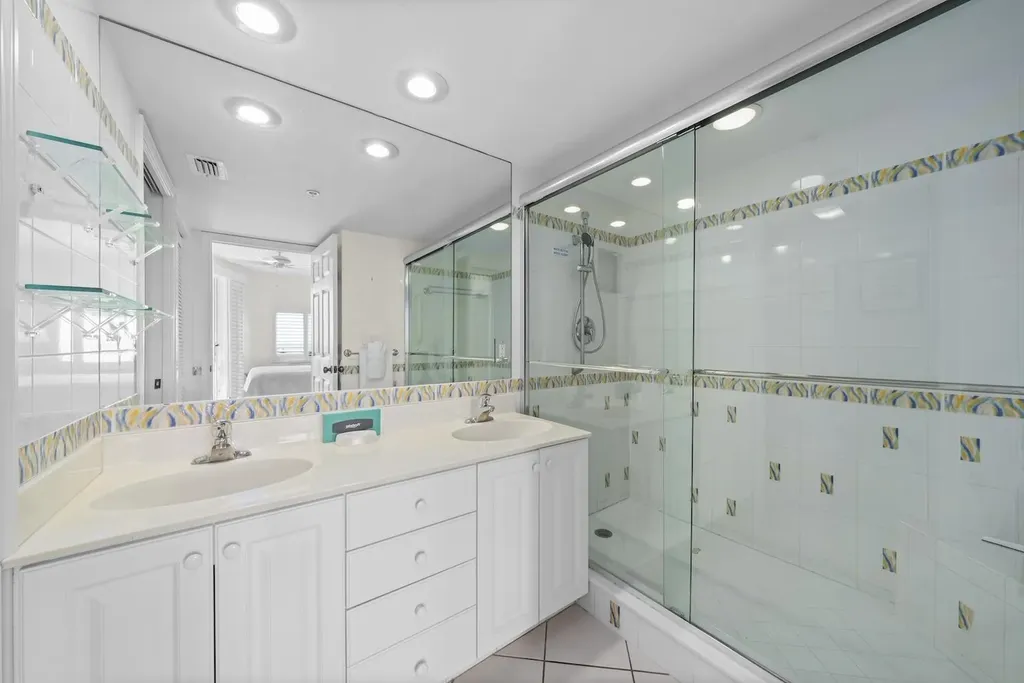 255 Periwinkle Way Sanibel FL 33957