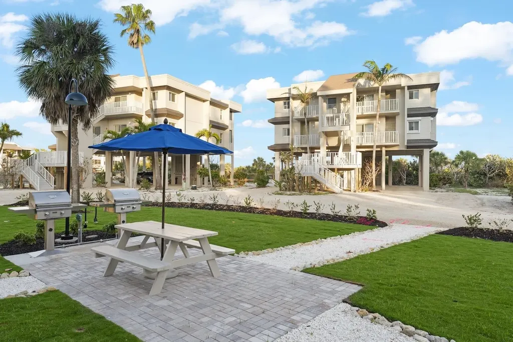 255 Periwinkle Way Sanibel FL 33957