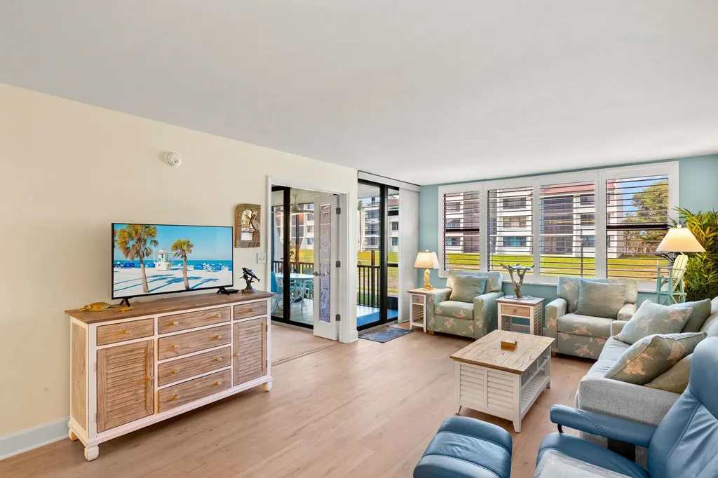 979 E Gulf Drive Sanibel FL 33957