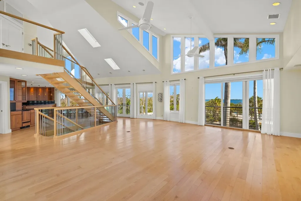 1581 San Carlos Bay Drive Sanibel FL 33957