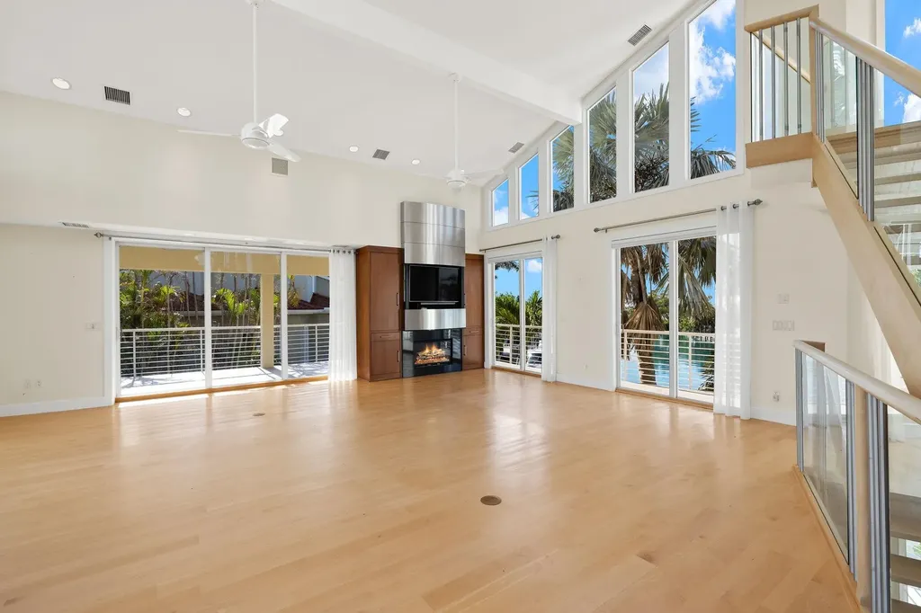 1581 San Carlos Bay Drive Sanibel FL 33957