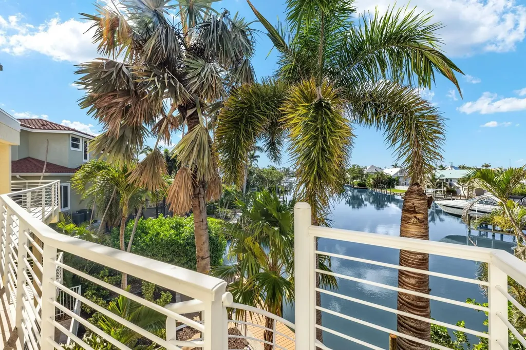 1581 San Carlos Bay Drive Sanibel FL 33957