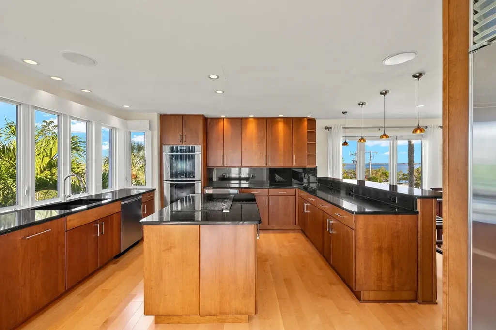 1581 San Carlos Bay Drive Sanibel FL 33957