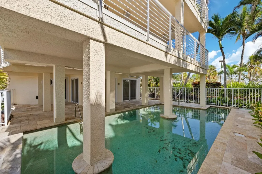 1581 San Carlos Bay Drive Sanibel FL 33957