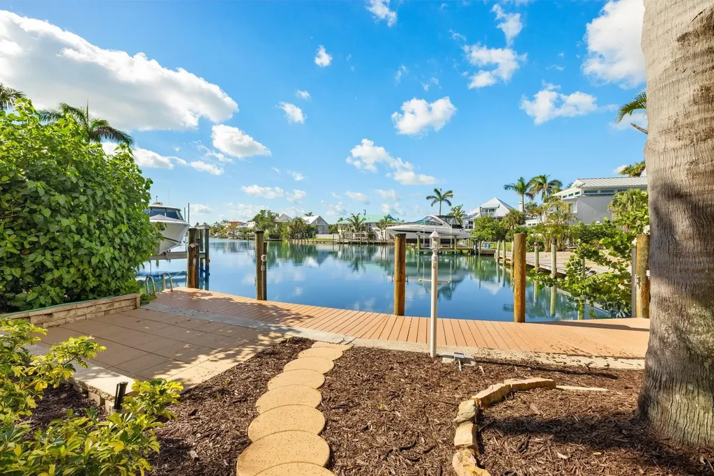 1581 San Carlos Bay Drive Sanibel FL 33957