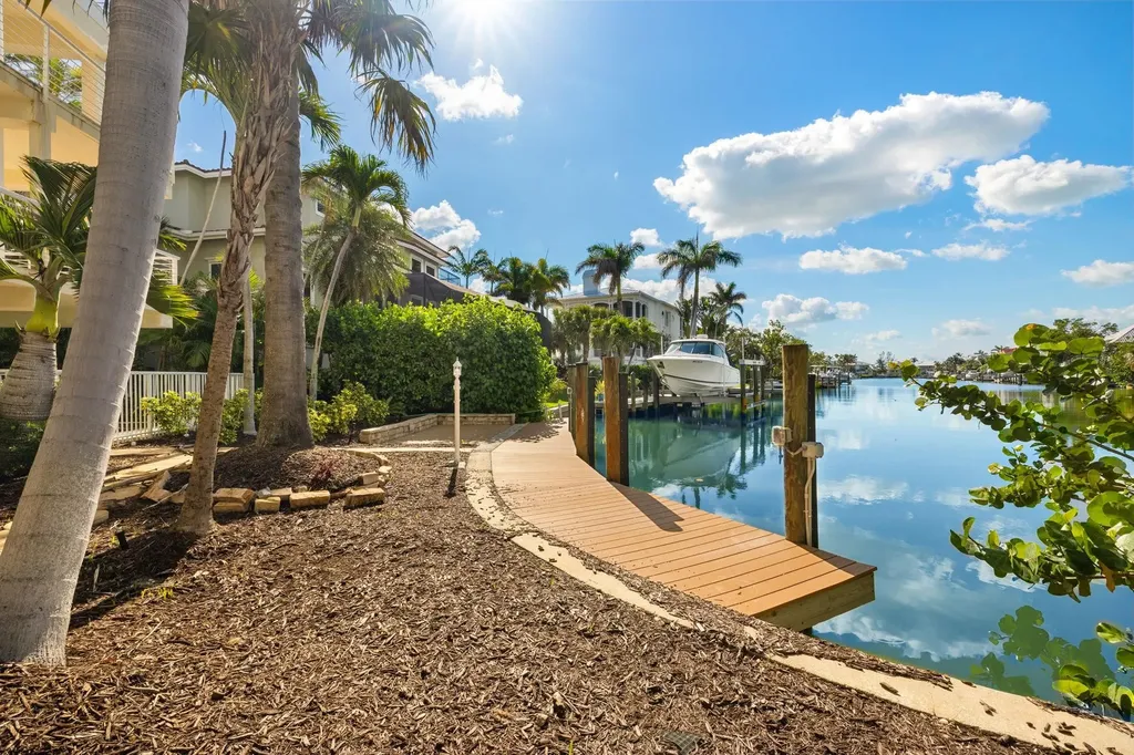 1581 San Carlos Bay Drive Sanibel FL 33957