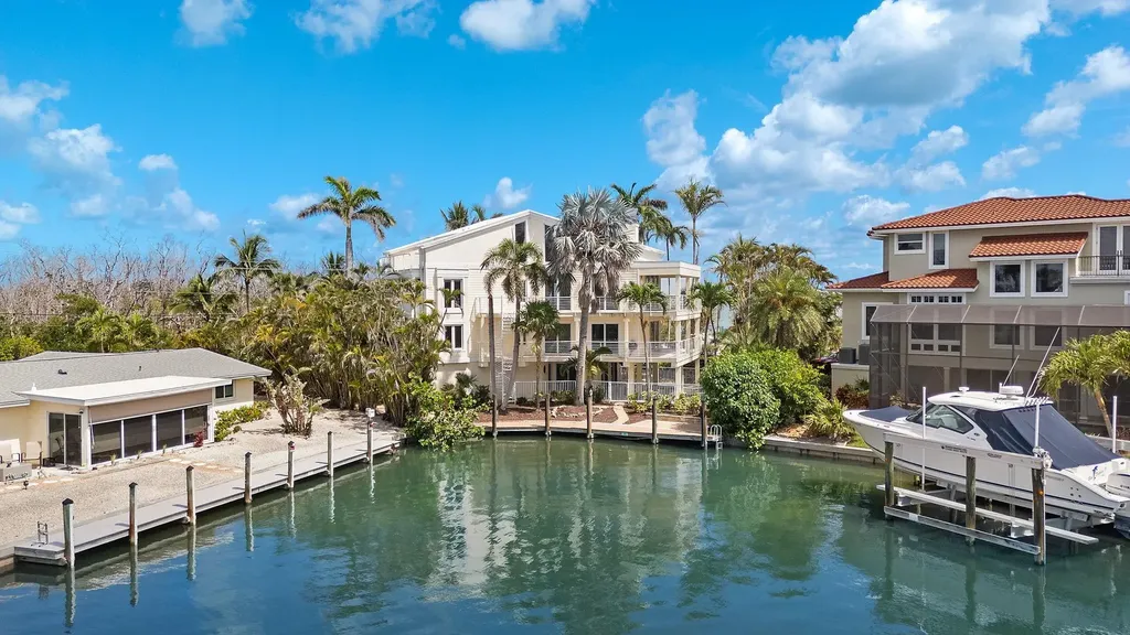 1581 San Carlos Bay Drive Sanibel FL 33957