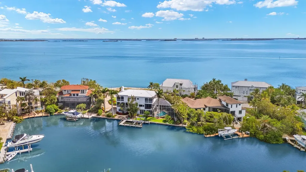 1581 San Carlos Bay Drive Sanibel FL 33957