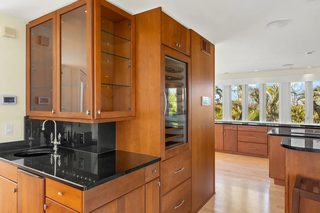 1581 San Carlos Bay Drive Sanibel FL 33957