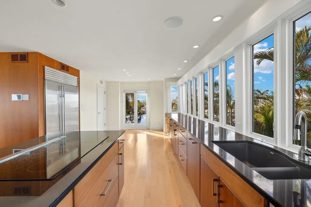 1581 San Carlos Bay Drive Sanibel FL 33957