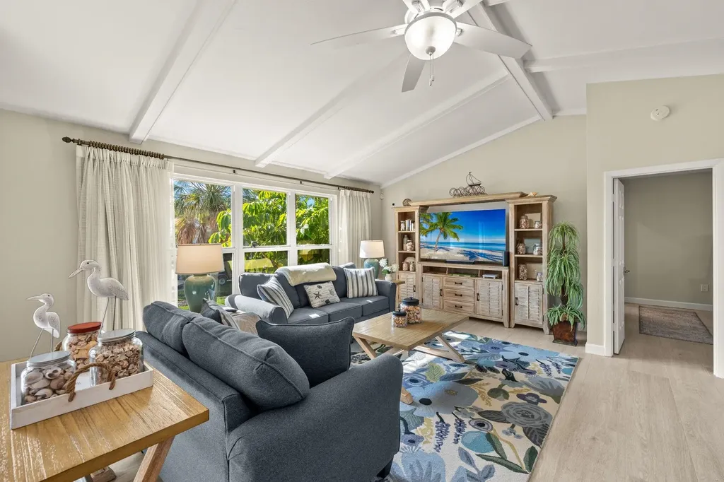 1283 Par View Drive Sanibel FL 33957