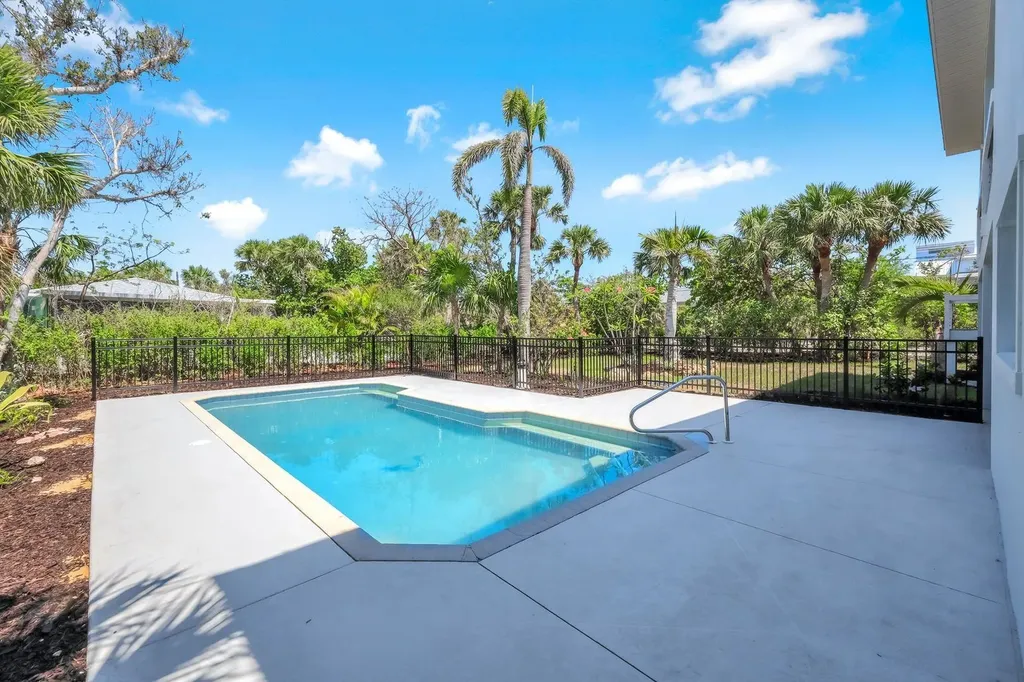 742 Nerita Street Sanibel FL 33957
