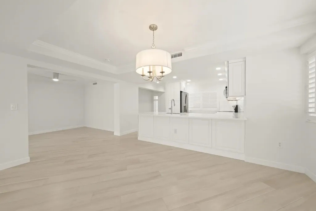 200 Periwinkle Way Sanibel FL 33957