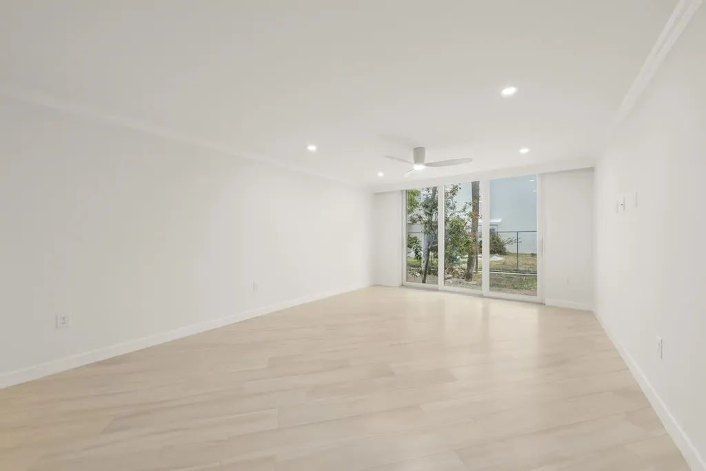 200 Periwinkle Way Sanibel FL 33957