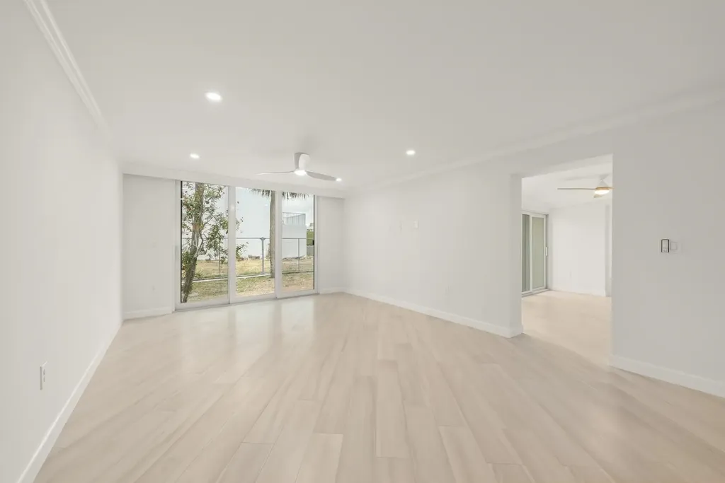 200 Periwinkle Way Sanibel FL 33957