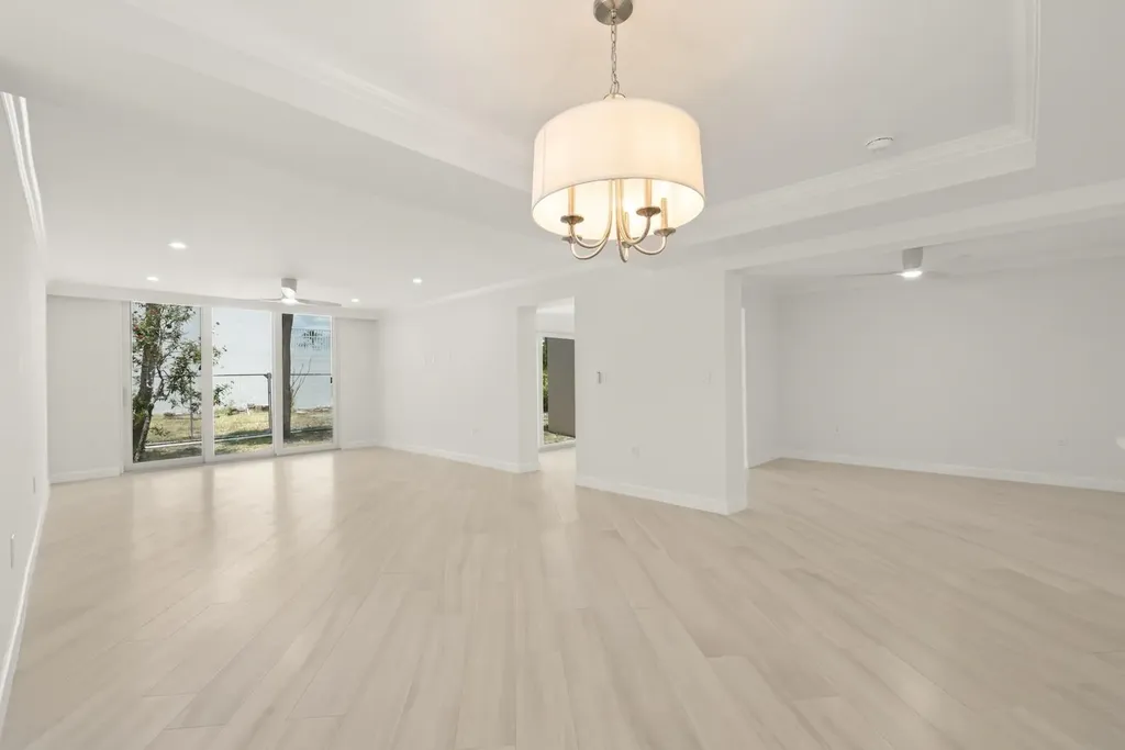 200 Periwinkle Way Sanibel FL 33957