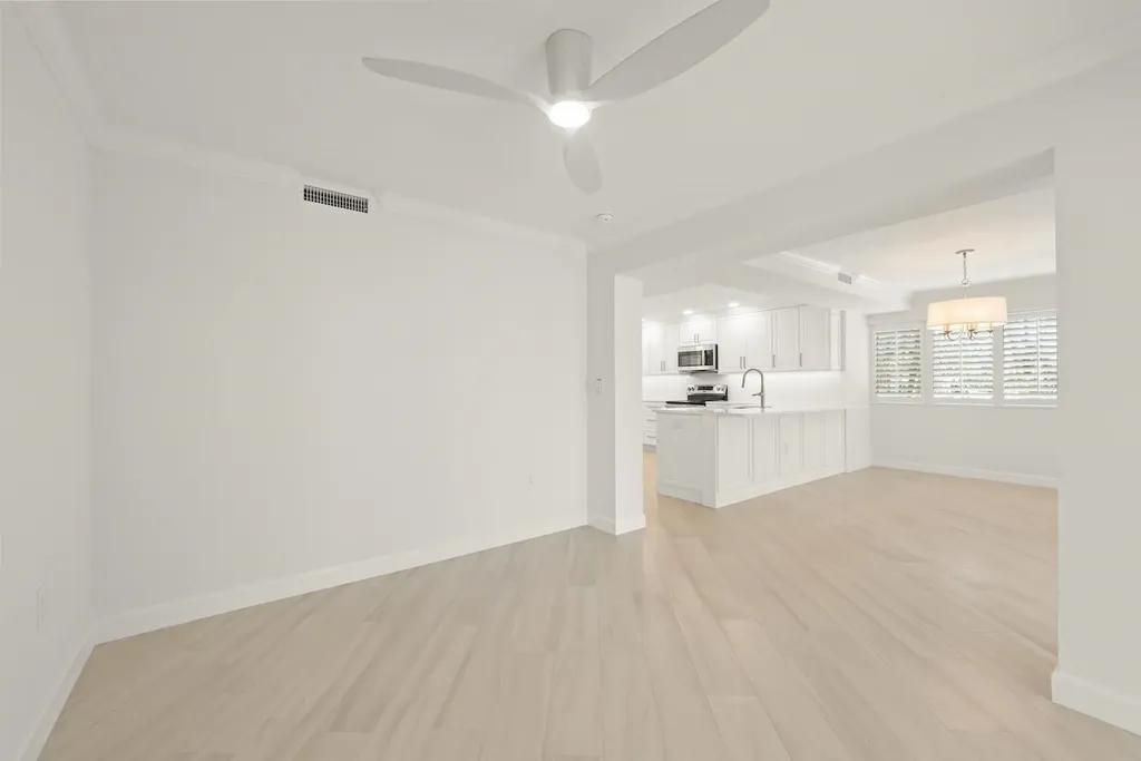 200 Periwinkle Way Sanibel FL 33957