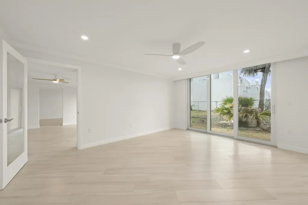 200 Periwinkle Way Sanibel FL 33957