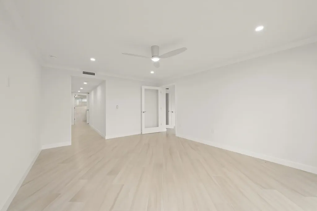 200 Periwinkle Way Sanibel FL 33957