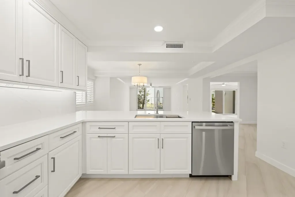 200 Periwinkle Way Sanibel FL 33957