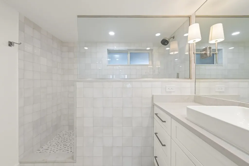 200 Periwinkle Way Sanibel FL 33957