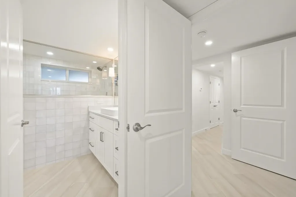 200 Periwinkle Way Sanibel FL 33957