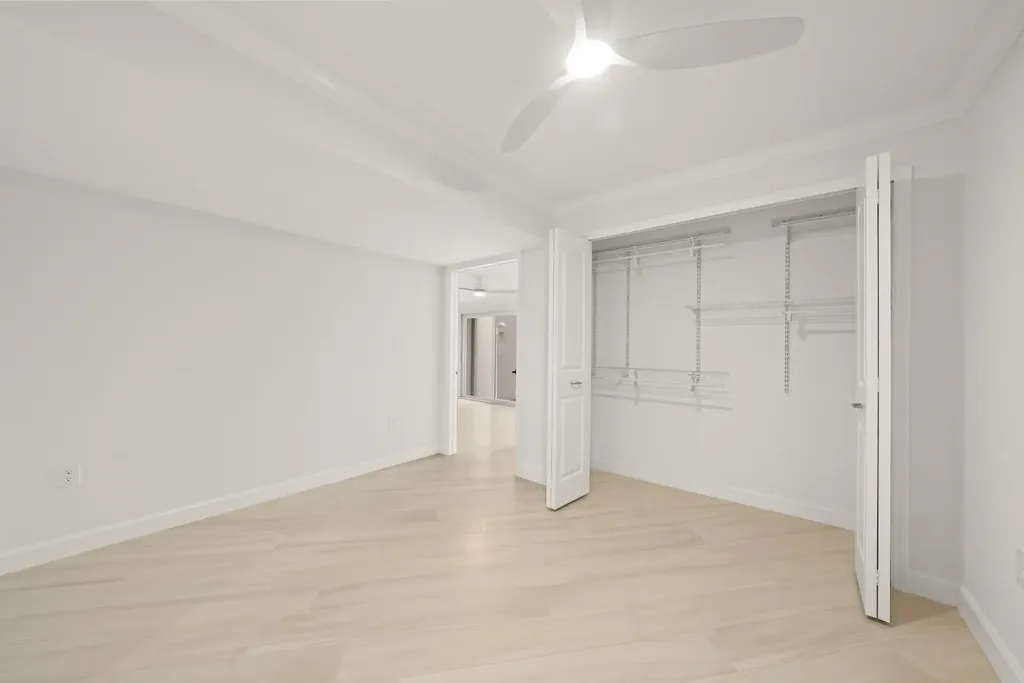 200 Periwinkle Way Sanibel FL 33957