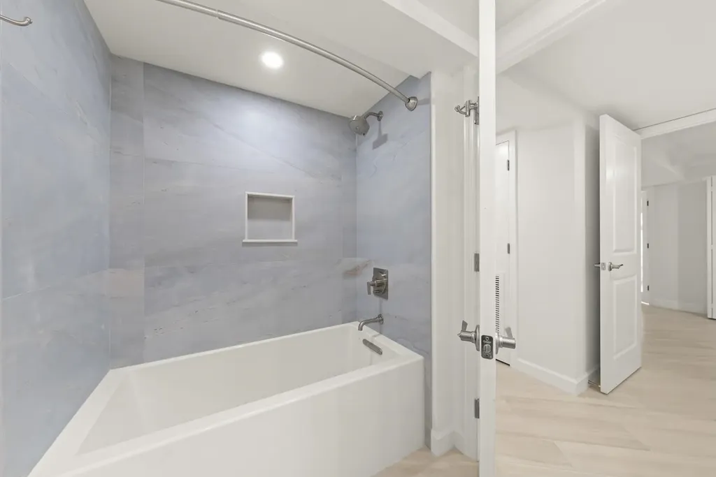 200 Periwinkle Way Sanibel FL 33957