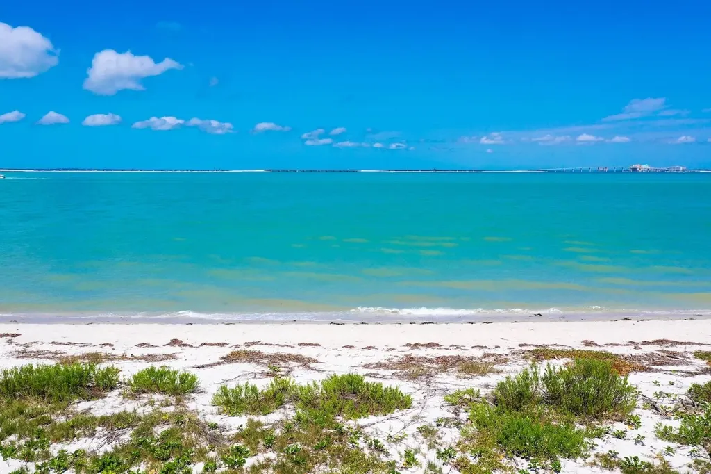 200 Periwinkle Way Sanibel FL 33957