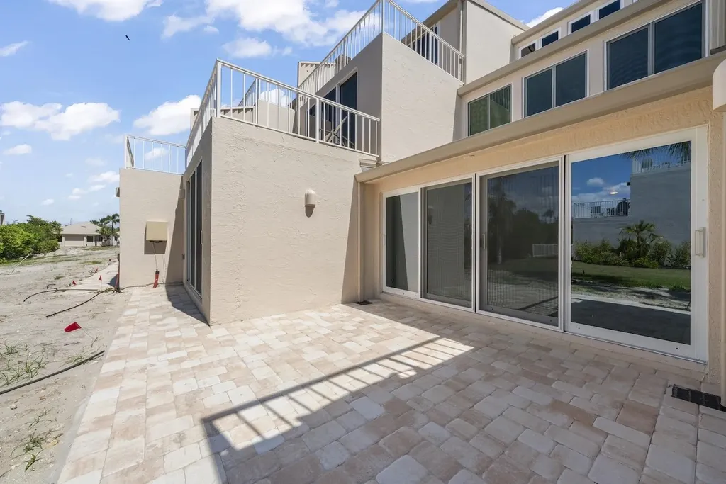 200 Periwinkle Way Sanibel FL 33957