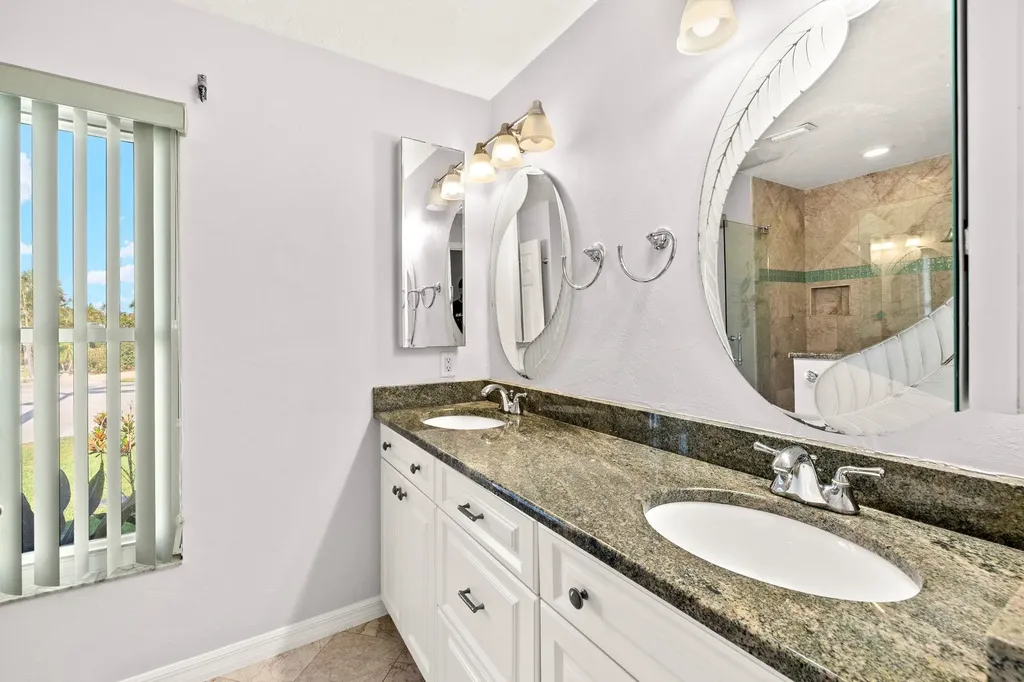 548 Chert Court Sanibel FL 33957