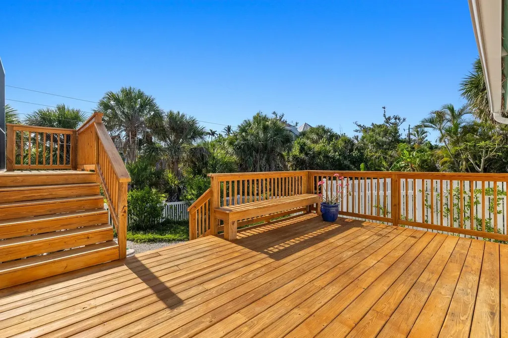 548 Chert Court Sanibel FL 33957