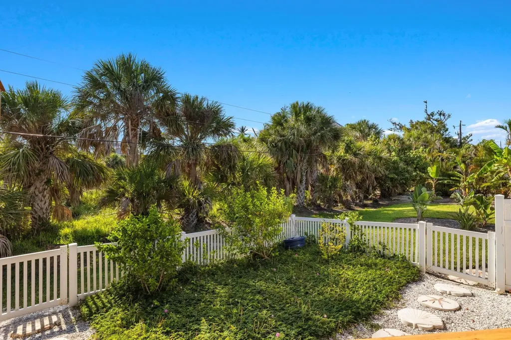 548 Chert Court Sanibel FL 33957