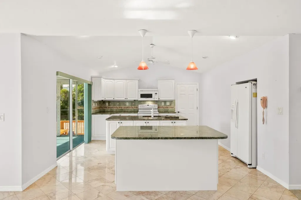 548 Chert Court Sanibel FL 33957