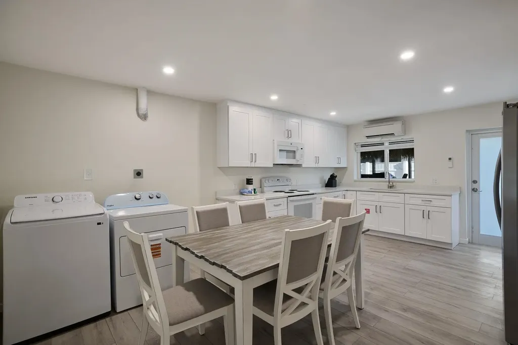 198/200 Anchorage Street Fort Myers Beach FL 33931